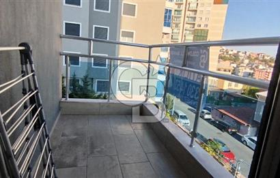 Bayraklı 'da Deniz manzaralı Daire