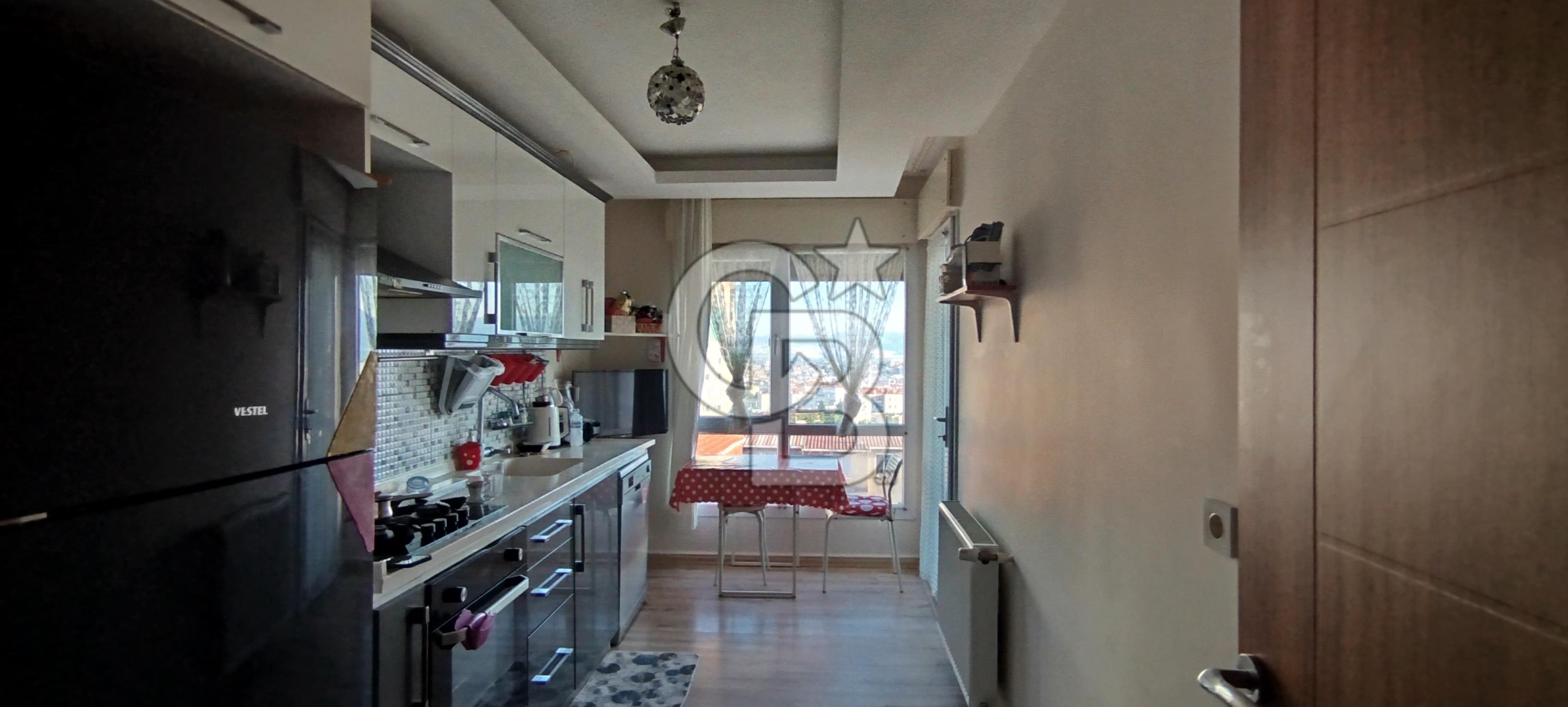 Bayraklı 'da Deniz manzaralı Daire