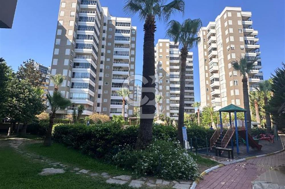 Meydankavağının En Prestijli Sitesinde Satılık Daire