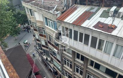 İZMİT MERKEZ YÜRÜYÜS YOLUNDA DENİZ MANZARALI SATILIK 2+1 ARA KAT