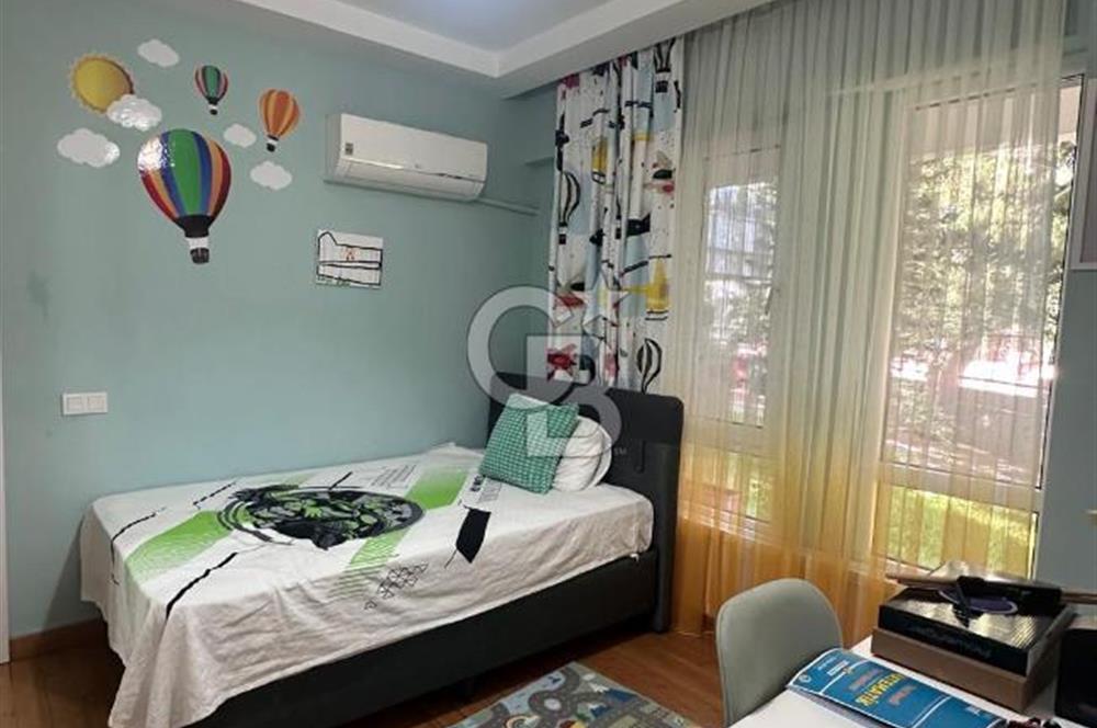 Meydankavağının En Prestijli Sitesinde Satılık Daire