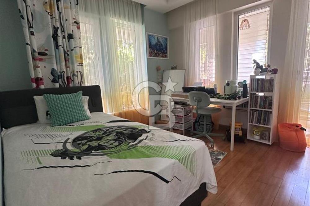 Meydankavağının En Prestijli Sitesinde Satılık Daire