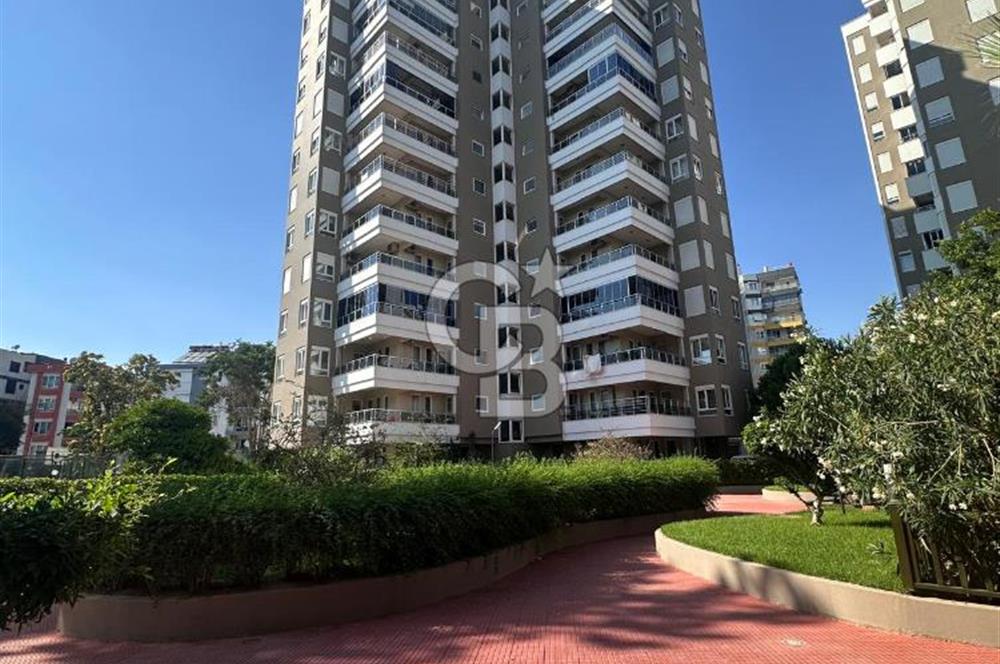 Meydankavağının En Prestijli Sitesinde Satılık Daire