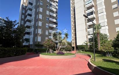 Meydankavağının En Prestijli Sitesinde Satılık Daire