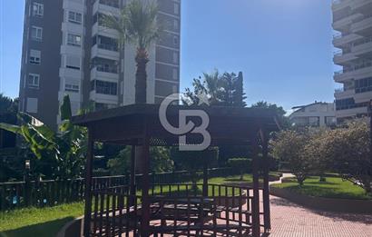 Meydankavağının En Prestijli Sitesinde Satılık Daire