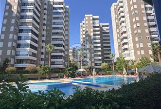 Meydankavağının En Prestijli Sitesinde Satılık Daire - 1 - 360597