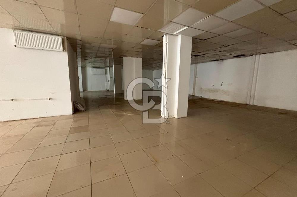 Üsküdar Selimiye 410 M2 Kiralık Dükkan