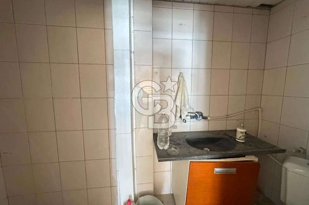 Çukurova Güzelyalı'da Caddeye Yakın 18 m² Kiralık İş Yeri