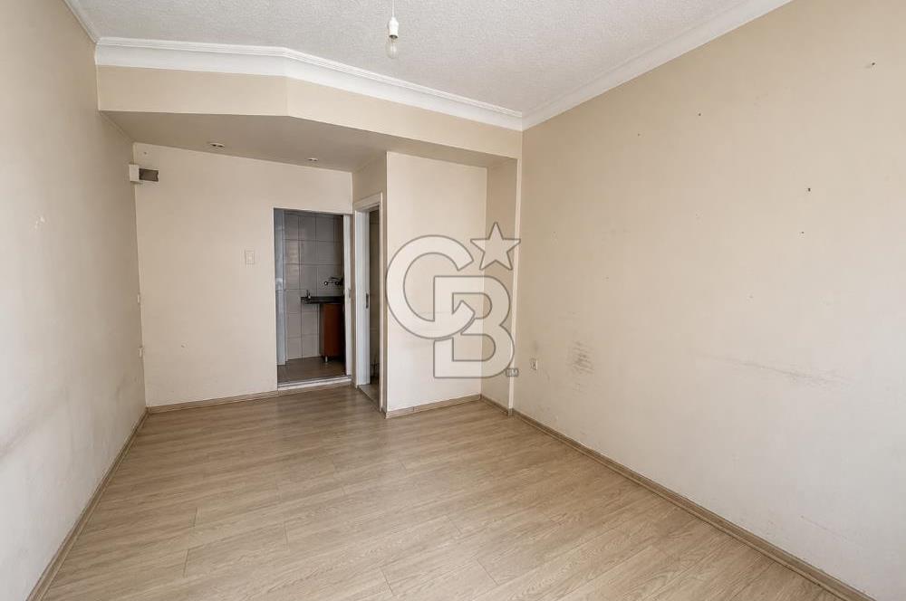 Çukurova Güzelyalı'da Caddeye Yakın 18 m² Kiralık İş Yeri