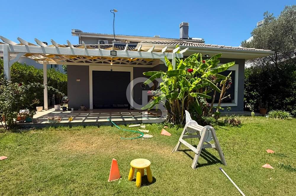 Urla Kuşçularda Kiralık 4+1 Villa