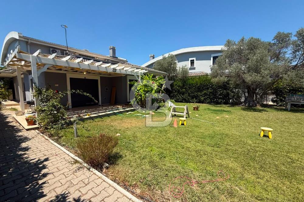 Urla Kuşçularda Kiralık 4+1 Villa