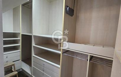 URLA ZEYTİNALANI'NDA DENİZ MANZARALI SATILIK LÜKS MALİKANE