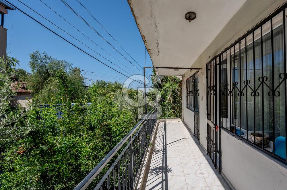 Yamanlarda Satılık 3 Katlı Ana Bina ve Müstakil Ev
