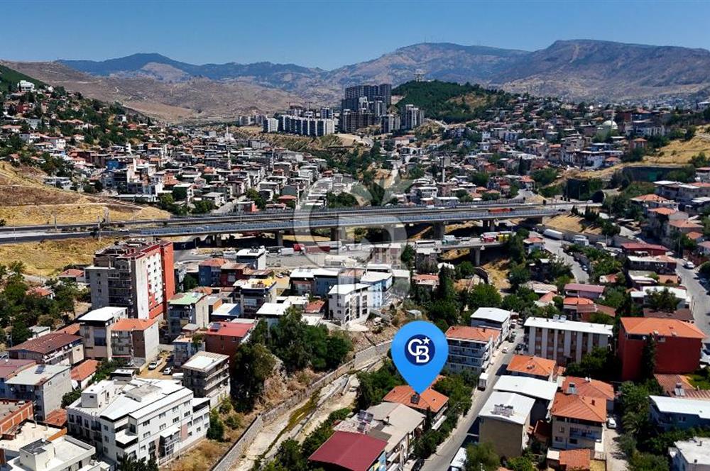 Yamanlarda Satılık 3 Katlı Ana Bina ve Müstakil Ev