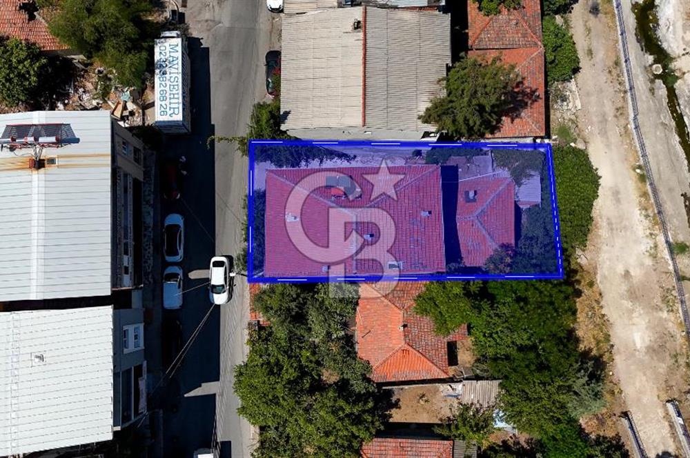 Yamanlarda Satılık 3 Katlı Ana Bina ve Müstakil Ev