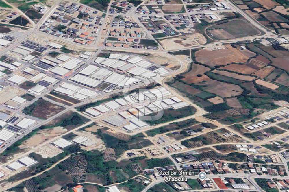 KAYAPADA SANAYİYE ÇOK YAKIN CADDEYE CEPHELİ 831 M2 KİRALIK ARSA