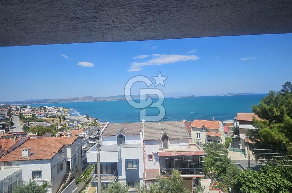 URLA ZEYTİNALANI'NDA DENİZ MANZARALI SATILIK LÜKS MALİKANE