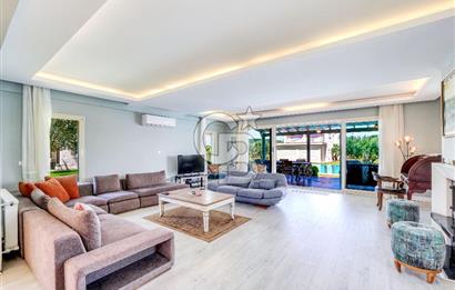 ÇEŞME MAMURBABA'DA GENİŞ BAHÇELİ SATILIK 5+1 VİLLA
