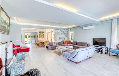 ÇEŞME MAMURBABA'DA GENİŞ BAHÇELİ SATILIK 5+1 VİLLA
