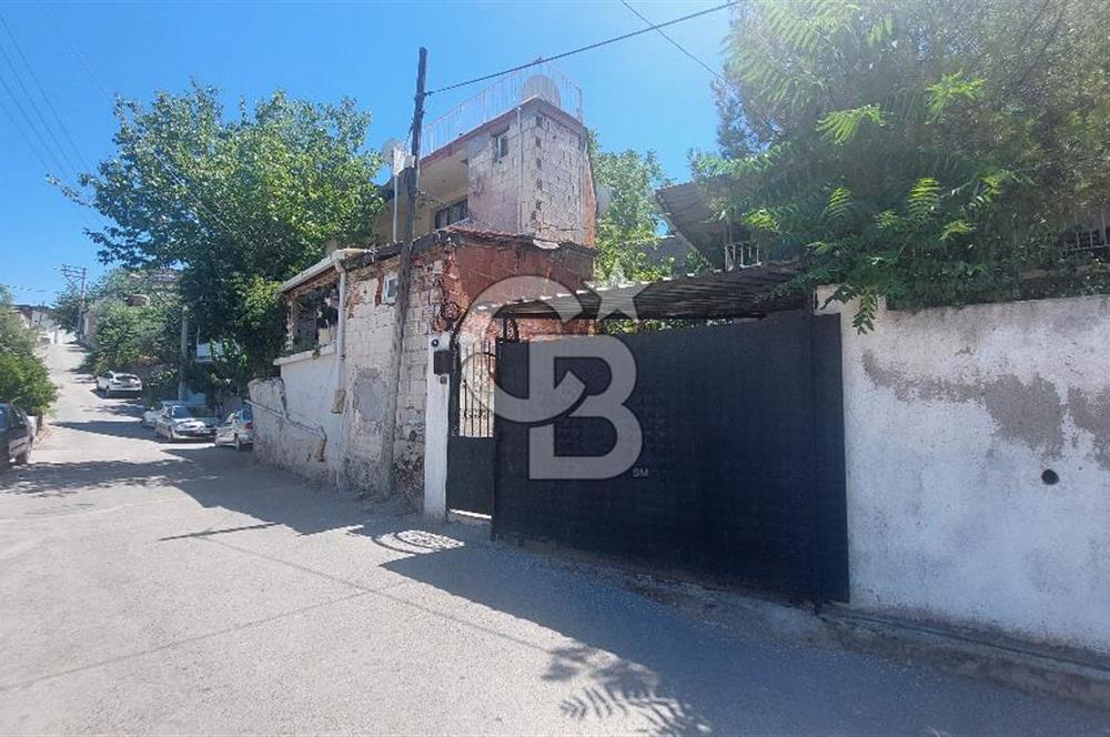 Karşıyaka Cumhuriyet Mah. 206 m² Arsa İçinde Satılık Müstakil Ev