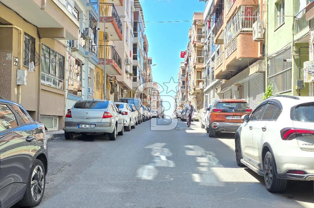 Çiğli İzbana Yürüme Mesafesinde Satılık 2+1 Bahçeli Daire