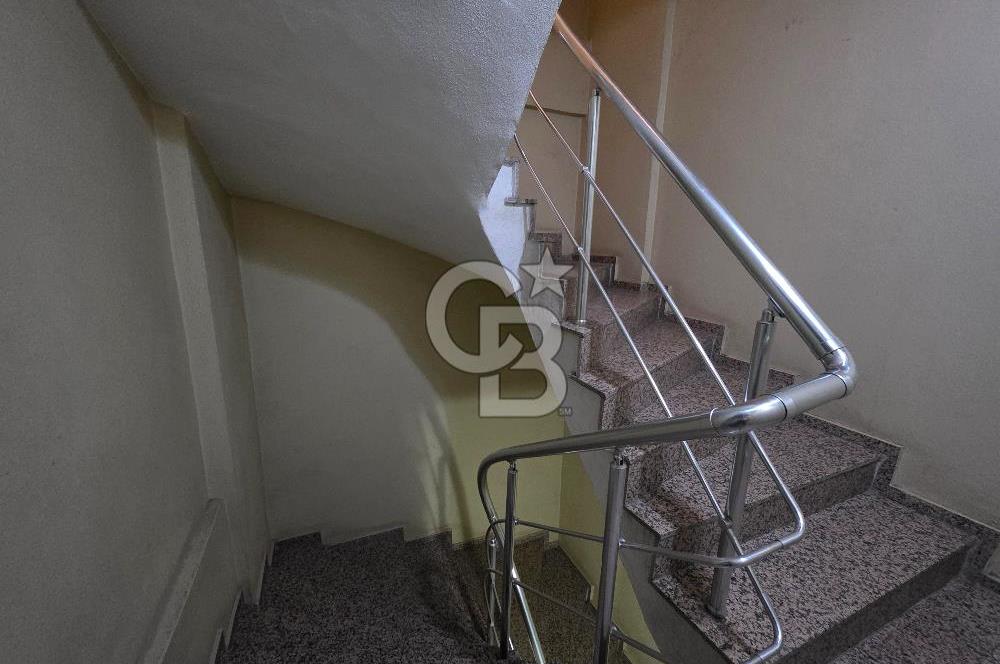 Çiğli İzbana Yürüme Mesafesinde Satılık 2+1 Bahçeli Daire