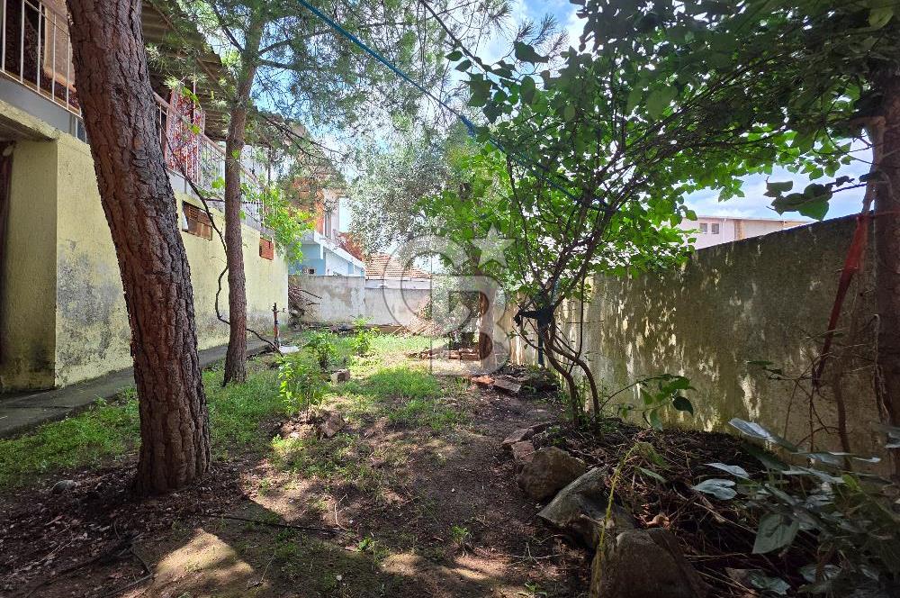 Karşıyaka Cumhuriyet Mah. 206 m² Arsa İçinde Satılık Müstakil Ev