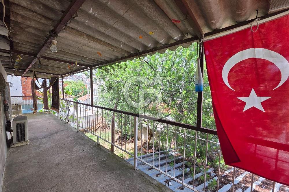 Karşıyaka Cumhuriyet Mah. 206 m² Arsa İçinde Satılık Müstakil Ev