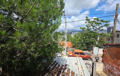 Karşıyaka Cumhuriyet Mah. 206 m² Arsa İçinde Satılık Müstakil Ev