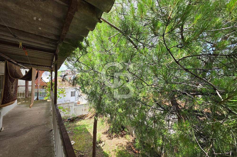 Karşıyaka Cumhuriyet Mah. 206 m² Arsa İçinde Satılık Müstakil Ev