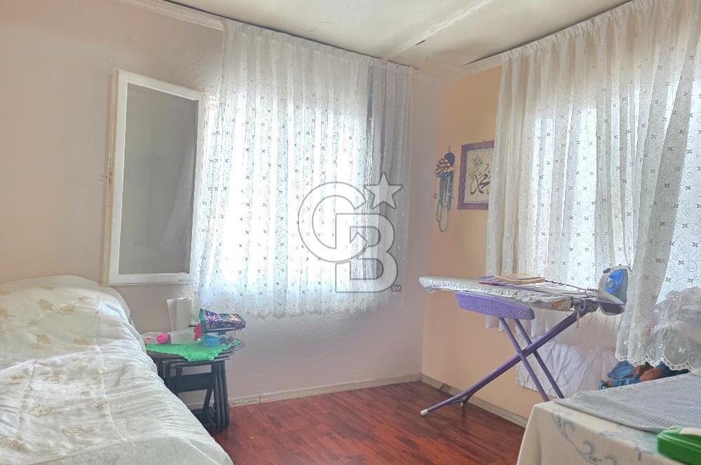 Karşıyaka Cumhuriyet Mah. 206 m² Arsa İçinde Satılık Müstakil Ev