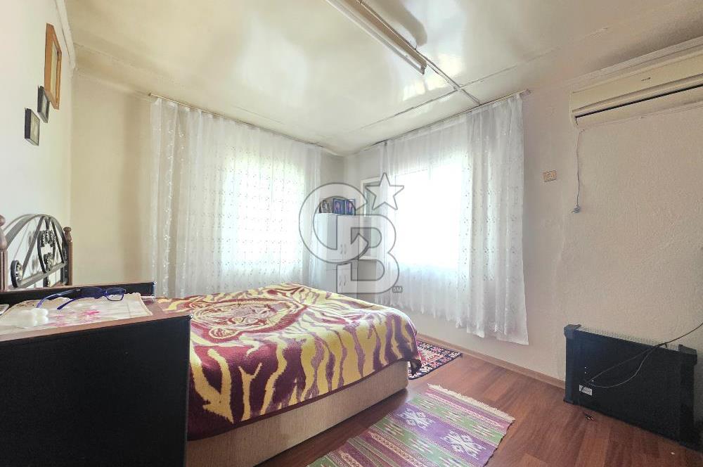 Karşıyaka Cumhuriyet Mah. 206 m² Arsa İçinde Satılık Müstakil Ev