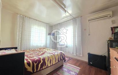 Karşıyaka Cumhuriyet Mah. 206 m² Arsa İçinde Satılık Müstakil Ev