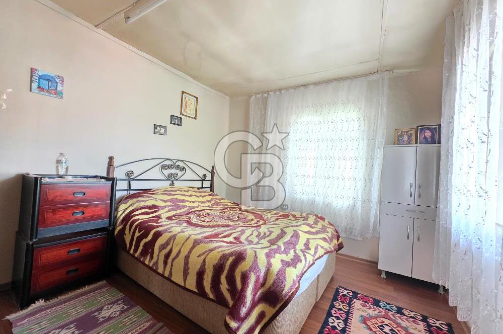 Karşıyaka Cumhuriyet Mah. 206 m² Arsa İçinde Satılık Müstakil Ev