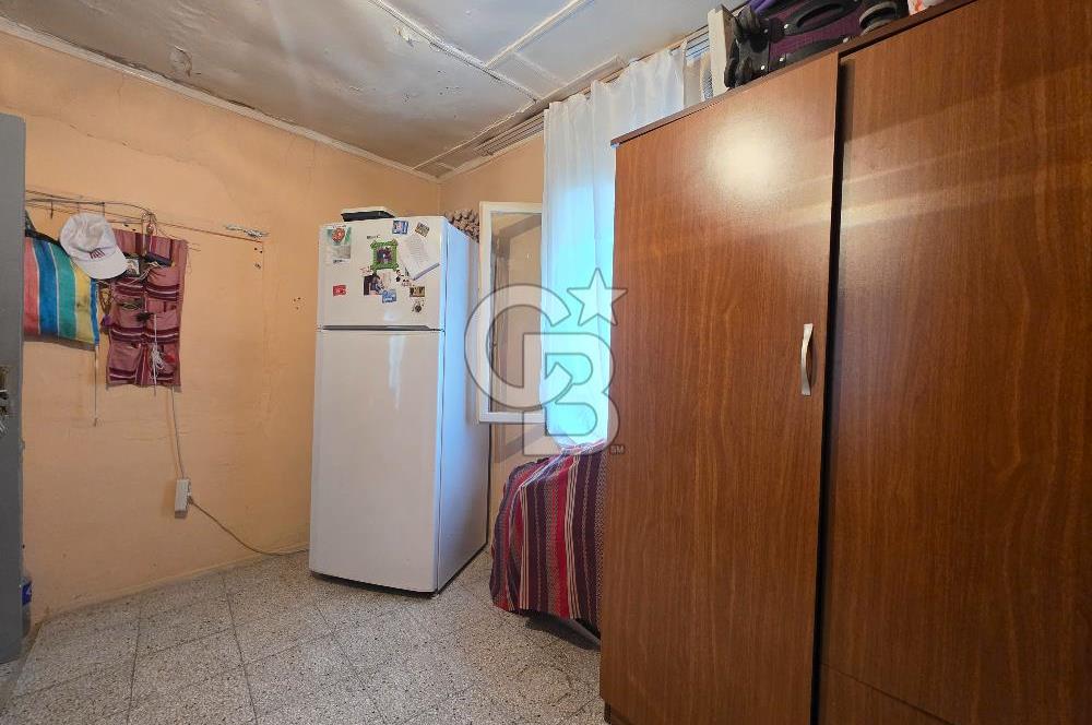 Karşıyaka Cumhuriyet Mah. 206 m² Arsa İçinde Satılık Müstakil Ev