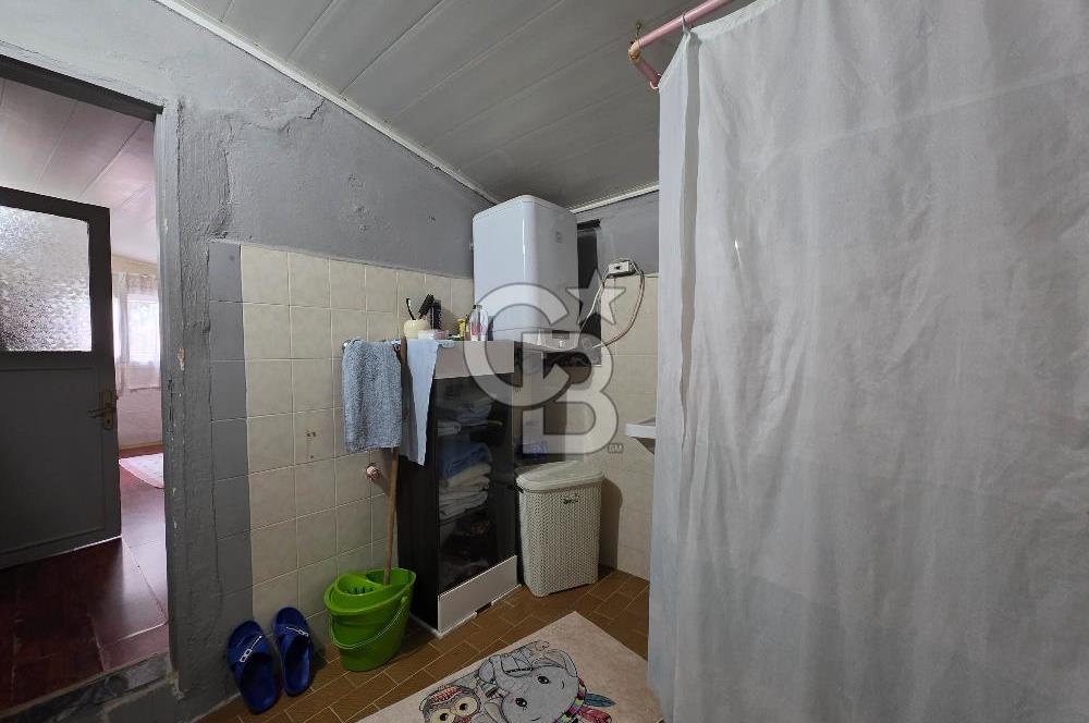 Karşıyaka Cumhuriyet Mah. 206 m² Arsa İçinde Satılık Müstakil Ev
