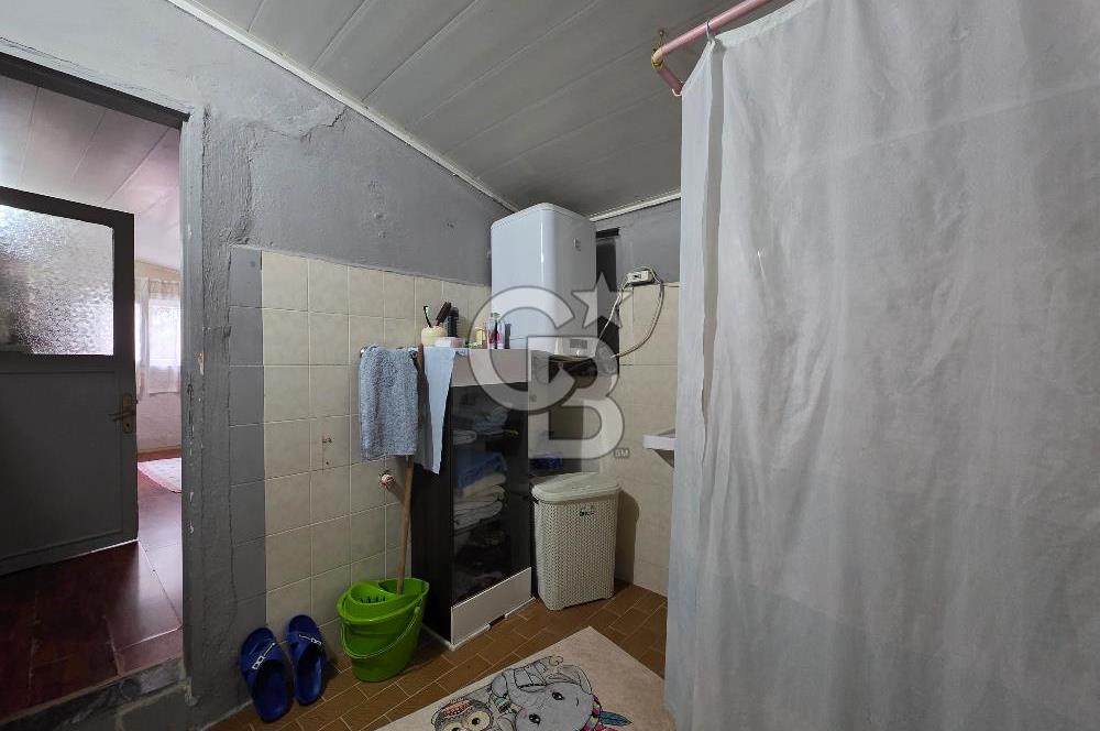 Karşıyaka Cumhuriyet Mah. 206 m² Arsa İçinde Satılık Müstakil Ev
