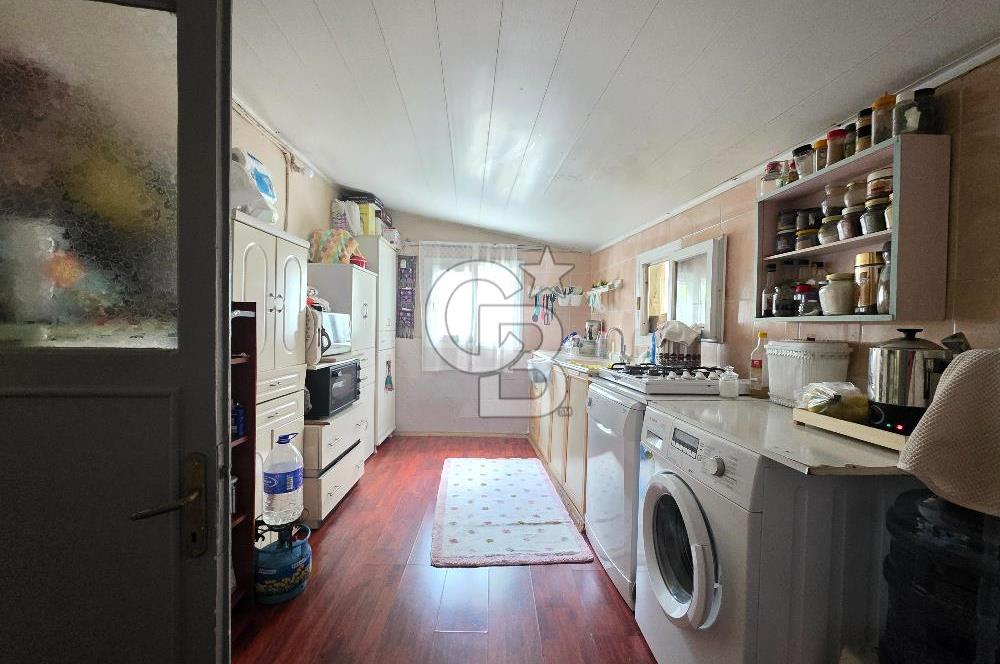Karşıyaka Cumhuriyet Mah. 206 m² Arsa İçinde Satılık Müstakil Ev