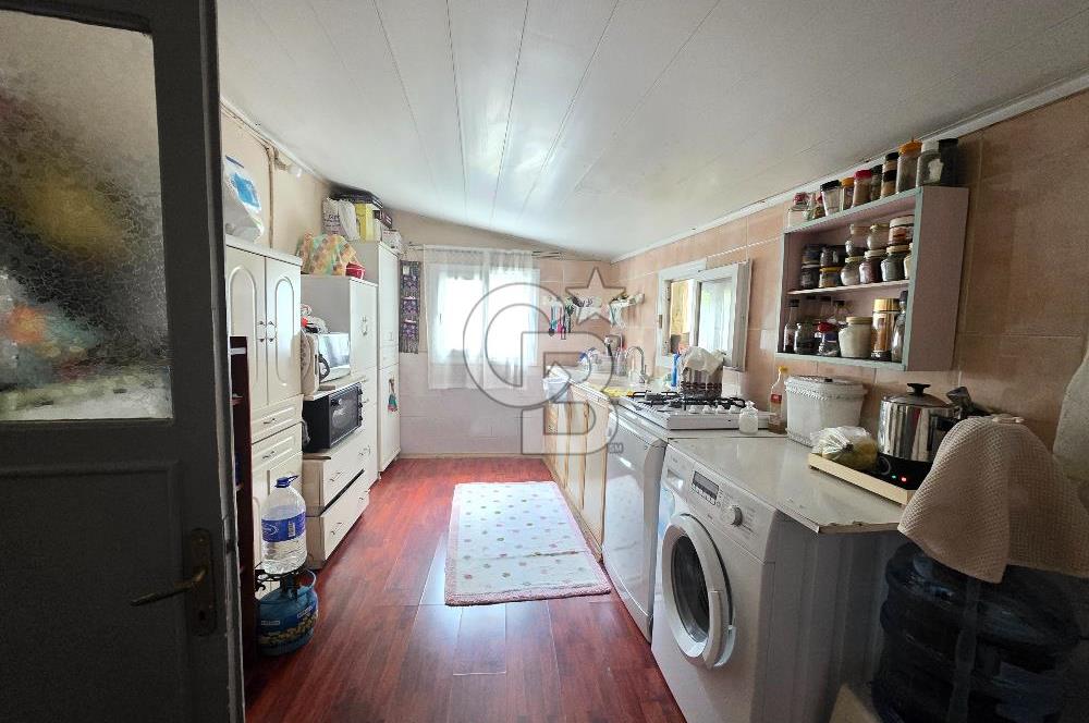 Karşıyaka Cumhuriyet Mah. 206 m² Arsa İçinde Satılık Müstakil Ev