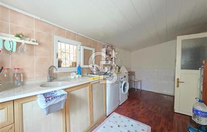Karşıyaka Cumhuriyet Mah. 206 m² Arsa İçinde Satılık Müstakil Ev