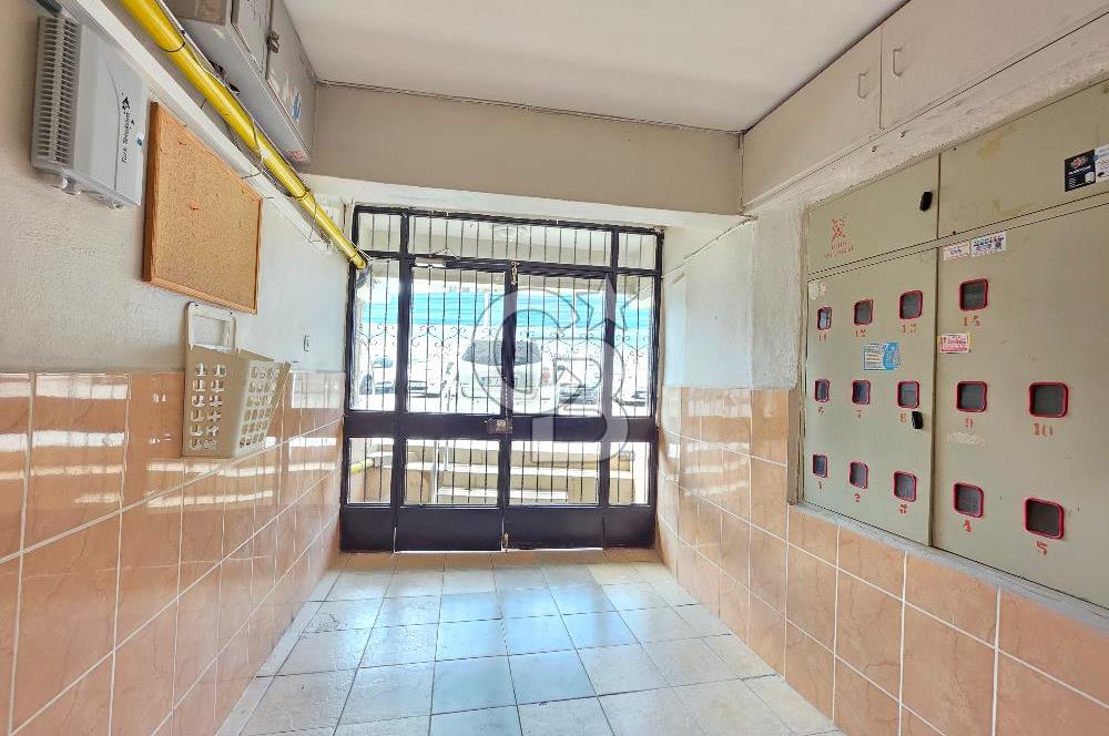 Karşıyaka Tersane Tadilatlı Doğalgazlı 2+1 85m² Satılık Daire