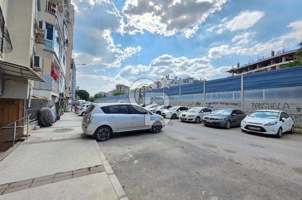 Karşıyaka Tersane Tadilatlı Doğalgazlı 2+1 85m² Satılık Daire