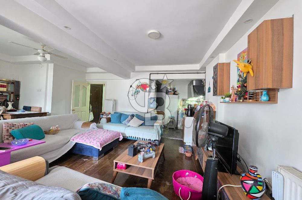 Karşıyaka Tersane Tadilatlı Doğalgazlı 2+1 85m² Satılık Daire