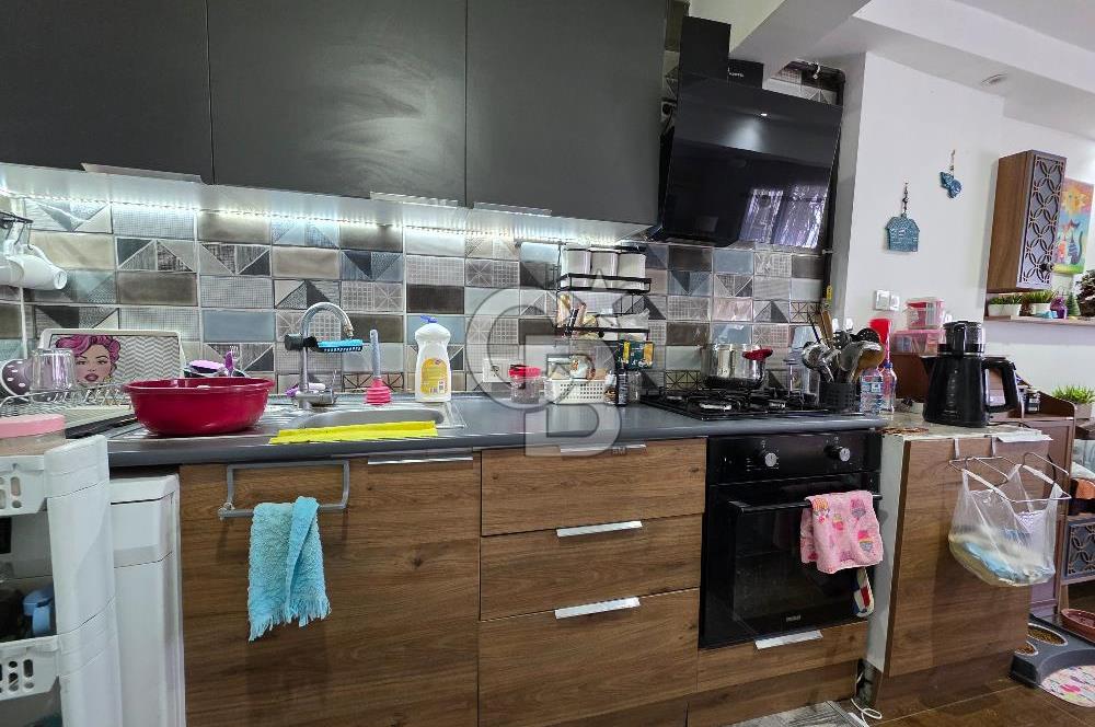 Karşıyaka Tersane Tadilatlı Doğalgazlı 2+1 85m² Satılık Daire