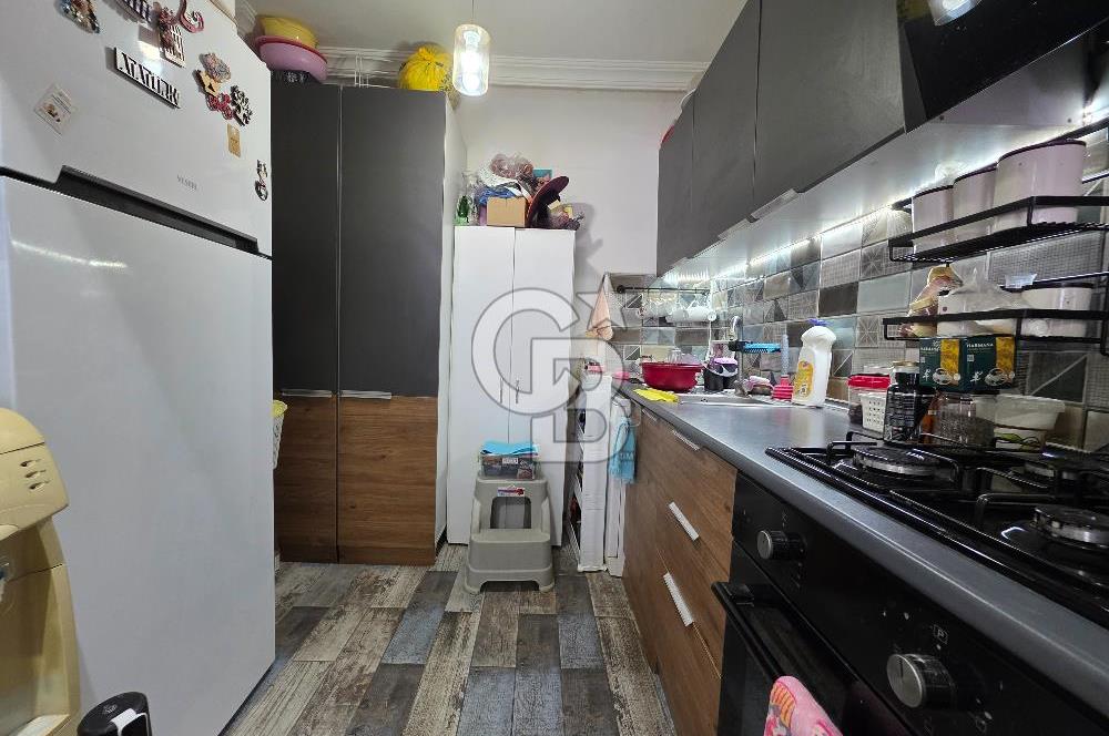 Karşıyaka Tersane Tadilatlı Doğalgazlı 2+1 85m² Satılık Daire