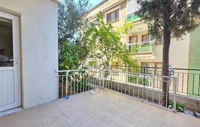 Küçükçiğli Mahallesinde Satılık 2+1 85 m²Bahçeli Daire