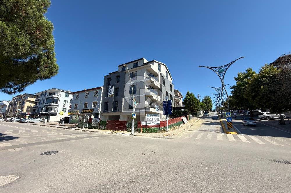 BAŞİSKELE'NİN MERKEZİNDE 2+1, 100 M2 SIFIR DAİRE/OFİS