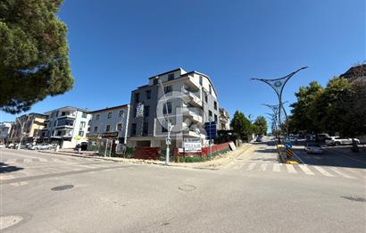 BAŞİSKELE'NİN MERKEZİNDE 2+1, 100 M2 SIFIR DAİRE/OFİS