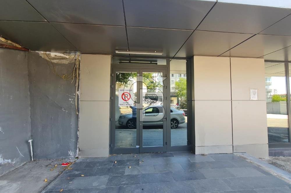 Kadıköy Acıbademde satılık dükkan