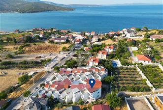 Urla Balıklıova'da Denize 200 Metre Yenilenmiş 3+1 Köşe Yazlık - 3 - 360785